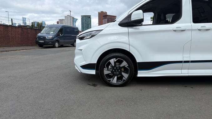 Ford Transit Custom 320 L2 Diesel Fwd 2.0 EcoBlue 150ps H1 Double Cab Van Sport - Image 17